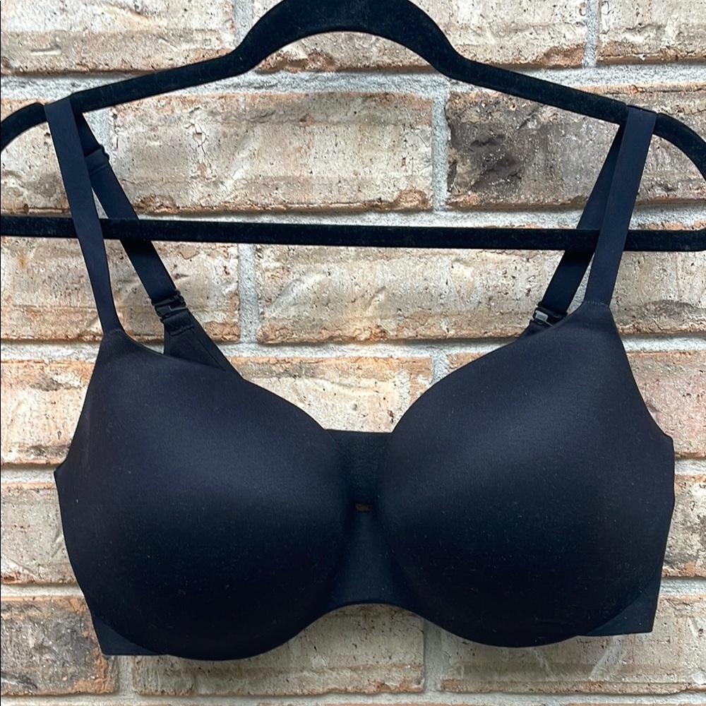 Victoria's Secret Black Bra with Molded Cups and Adjustable Straps - NWOT